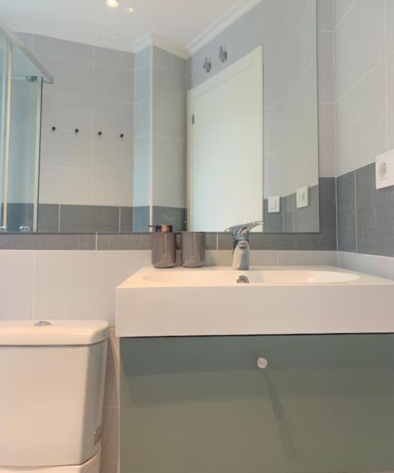 Atico Con Esplendida Terraza Apartment Комилас Екстериор снимка